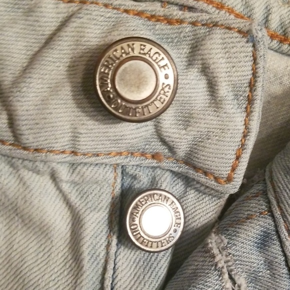 Light Washed, Ripped Jean's - Picture 5 of 7